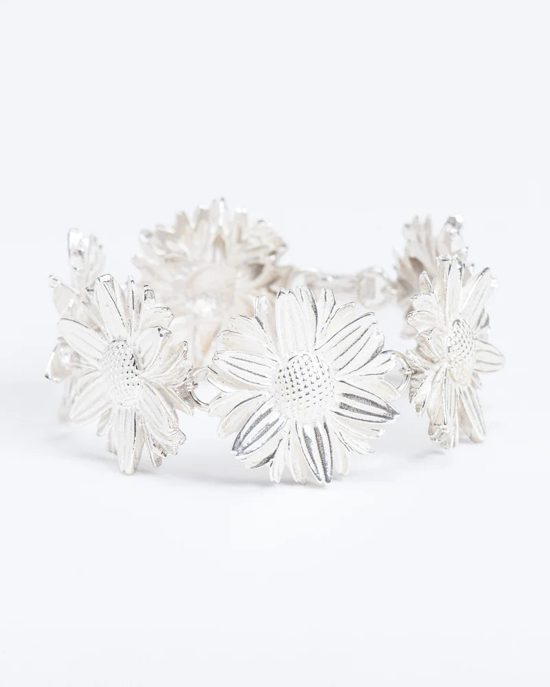 Statement daisy bracelet