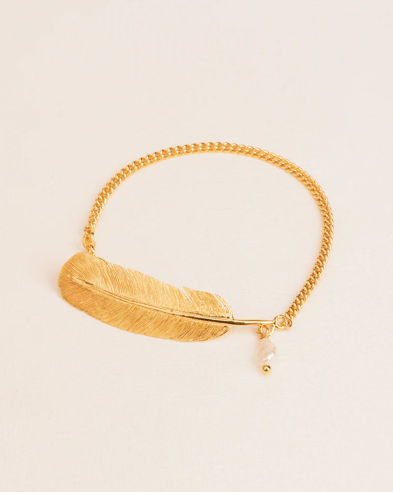 Feather bracelet with pearl