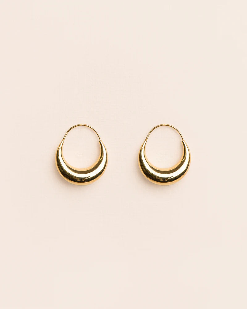 Large single hoop in 18 ct. gold