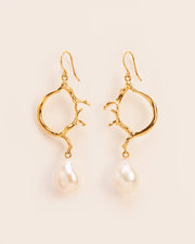 Branch-shaped hook earrings with pearl
