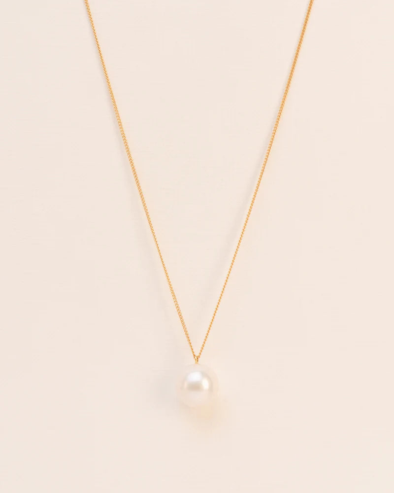 Long necklace with pearl in 18 ct. gold