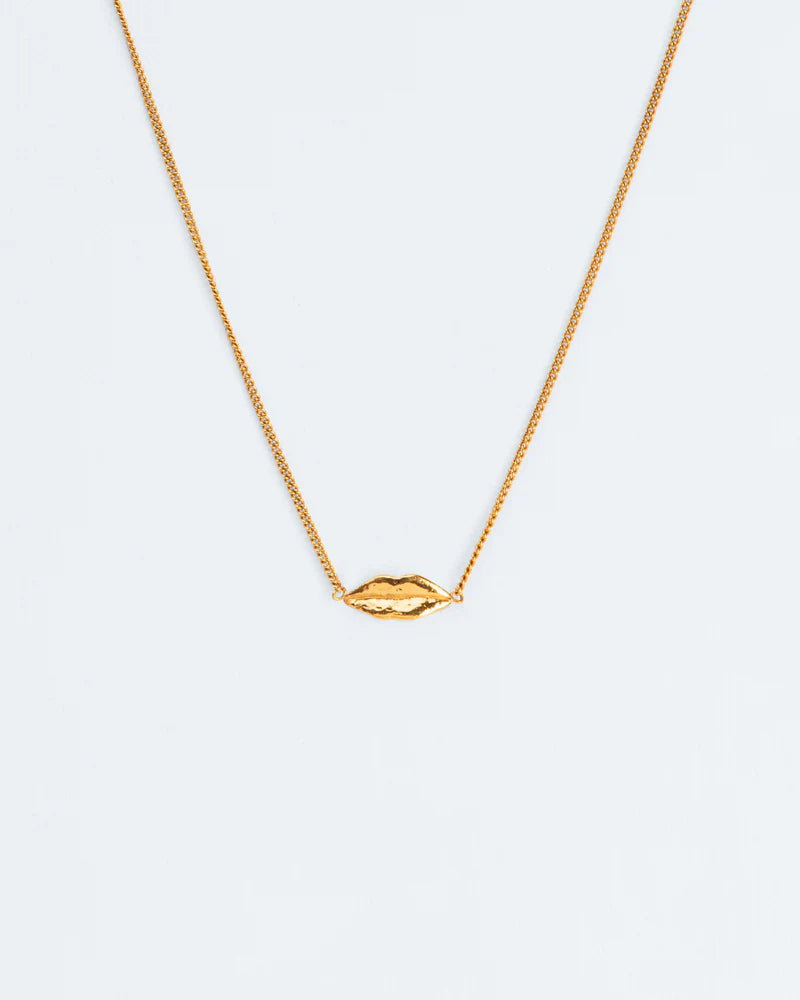 Lip necklace