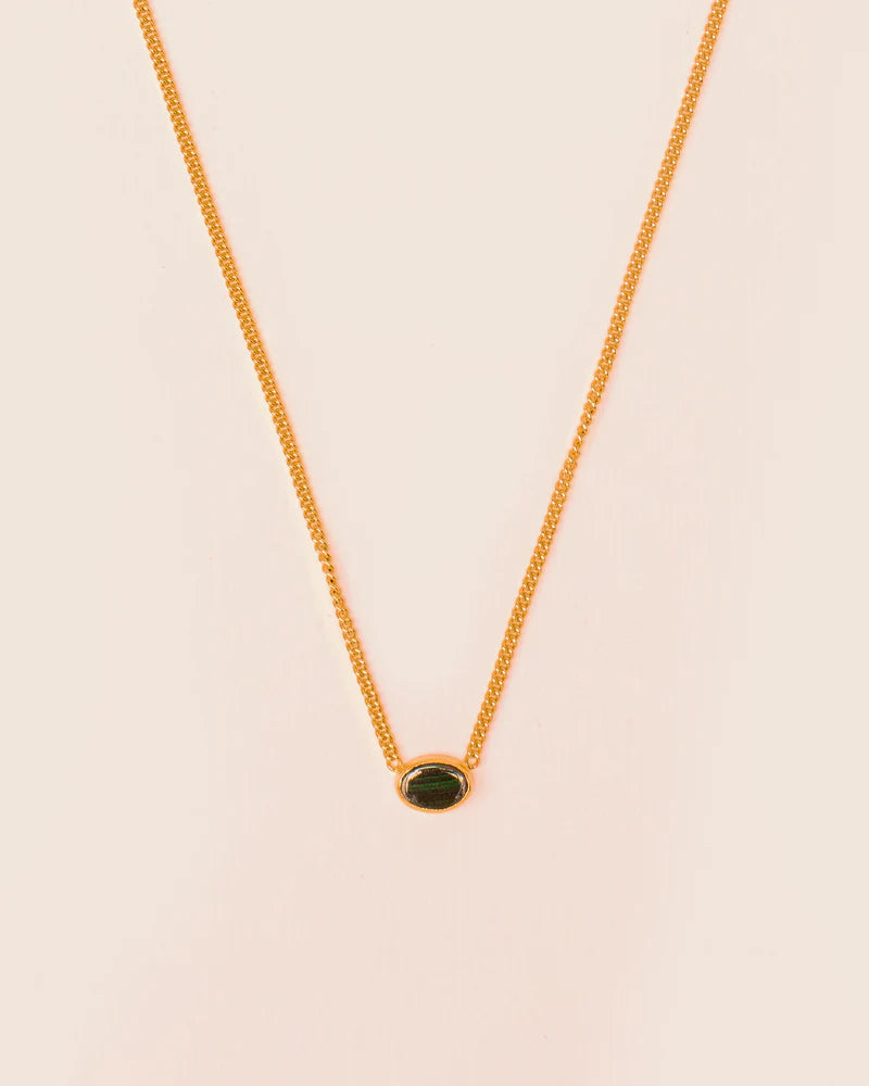 Necklace with malachite