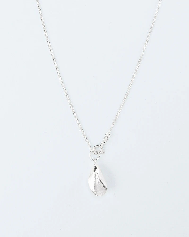 Mussel necklace