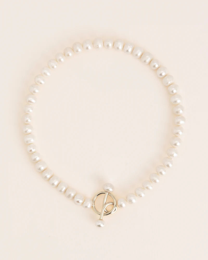 Statement freshwater pearl necklace with T-bar