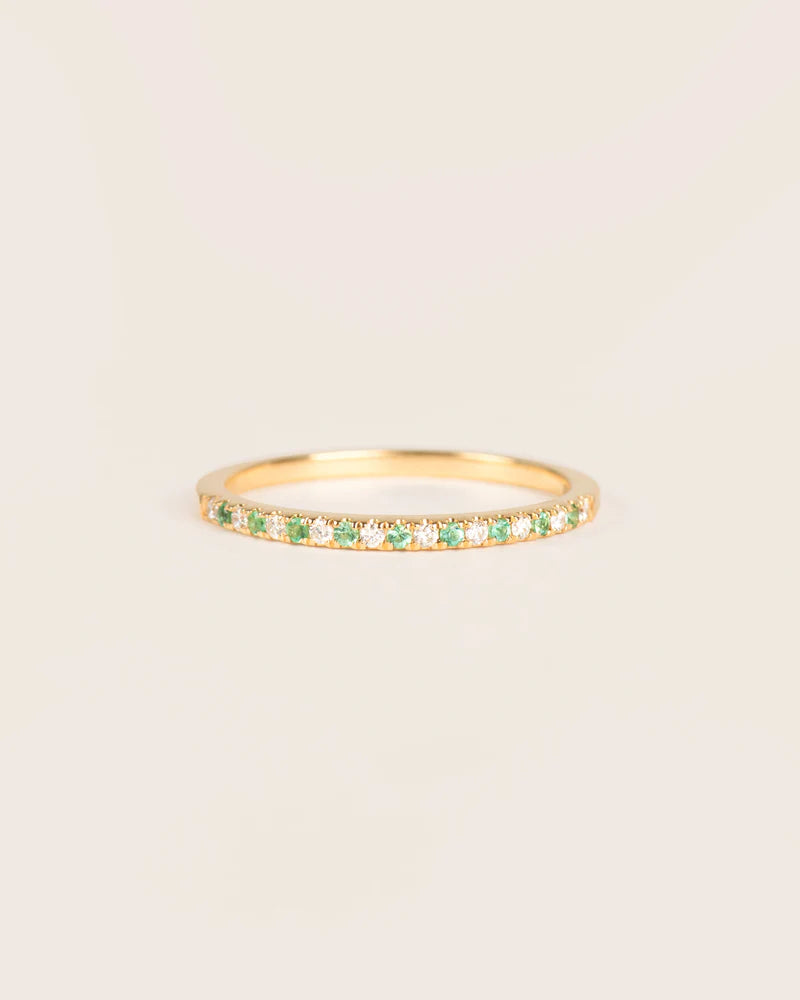 Ring with emerald and diamonds in 18 ct. gold