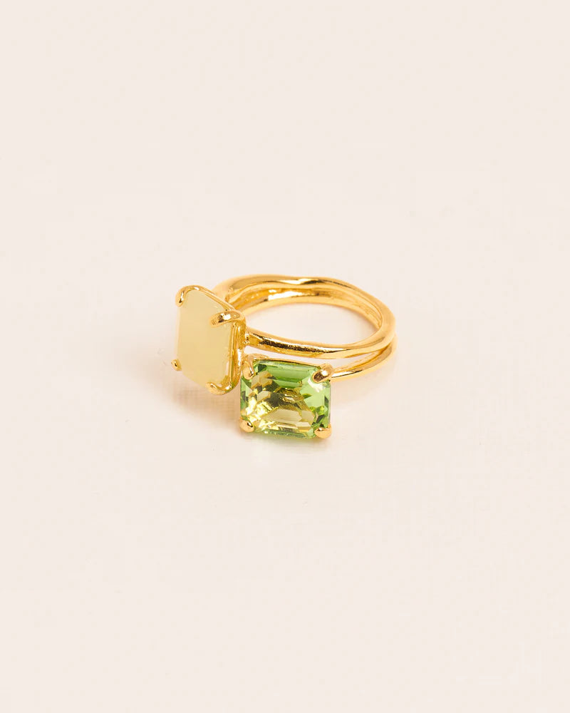 Double ring with peridot crystal and serpentine