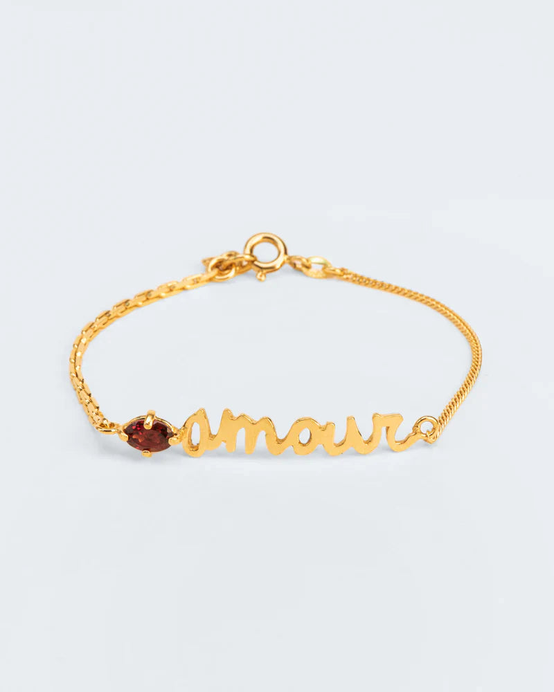 Amour bracelet with garnet