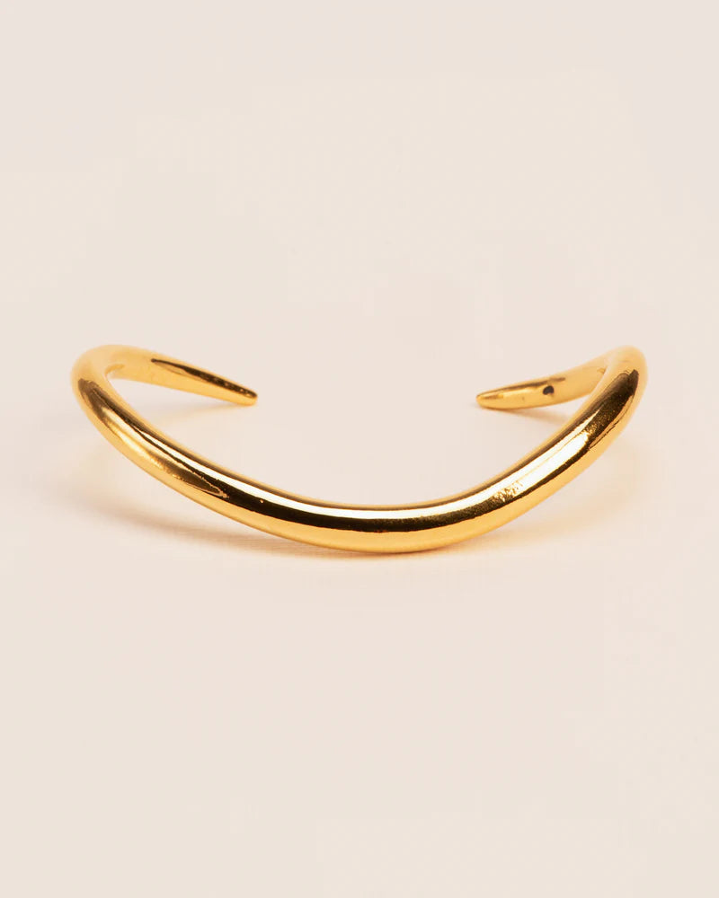 Wavy bangle bracelet