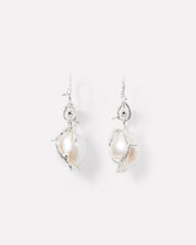 Thorned hook earrings with freshwater pearl