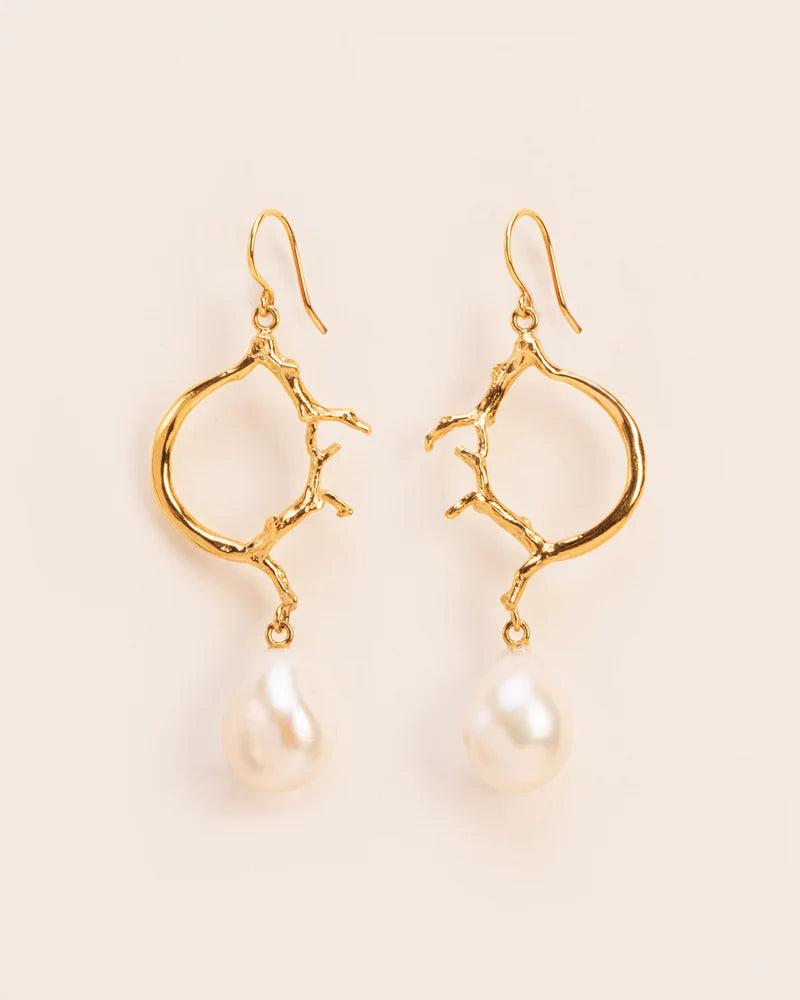 Branch-shaped hook earrings with pearl