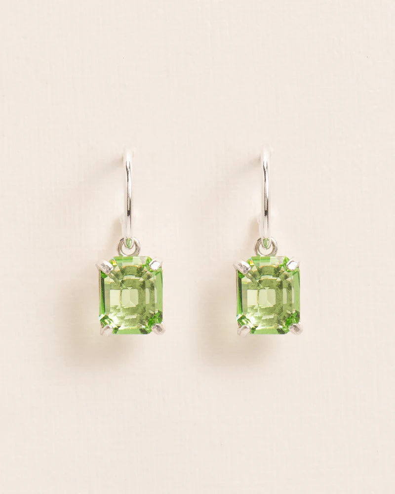 Necklace with peridot crystal