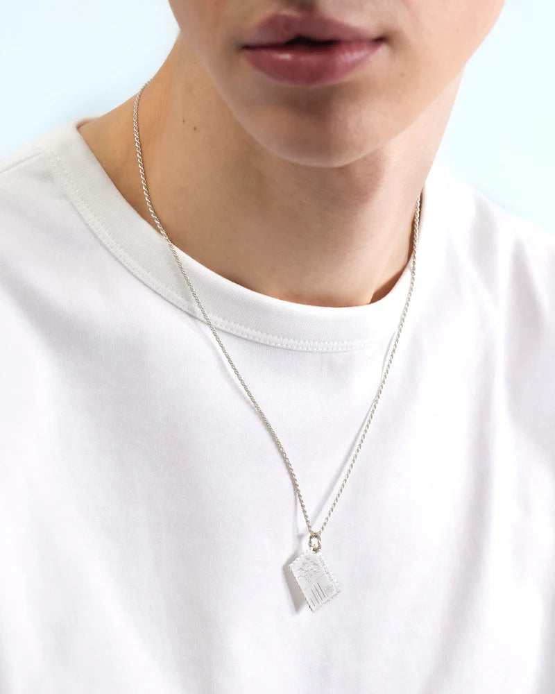 Rope chain necklace with Carte-Postale pendant