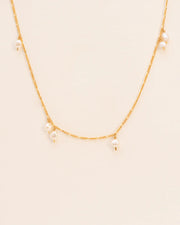 Necklace with pearls