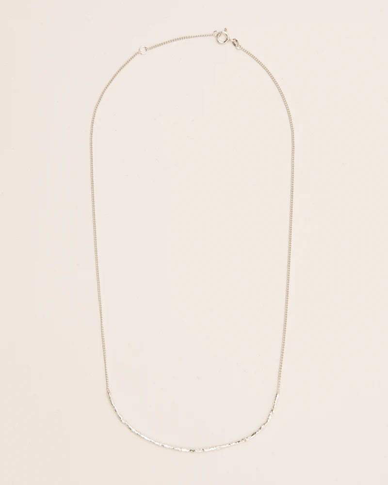 Chain necklace with branch element