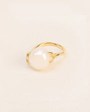 Organic ring with pearl in 18 ct. gold