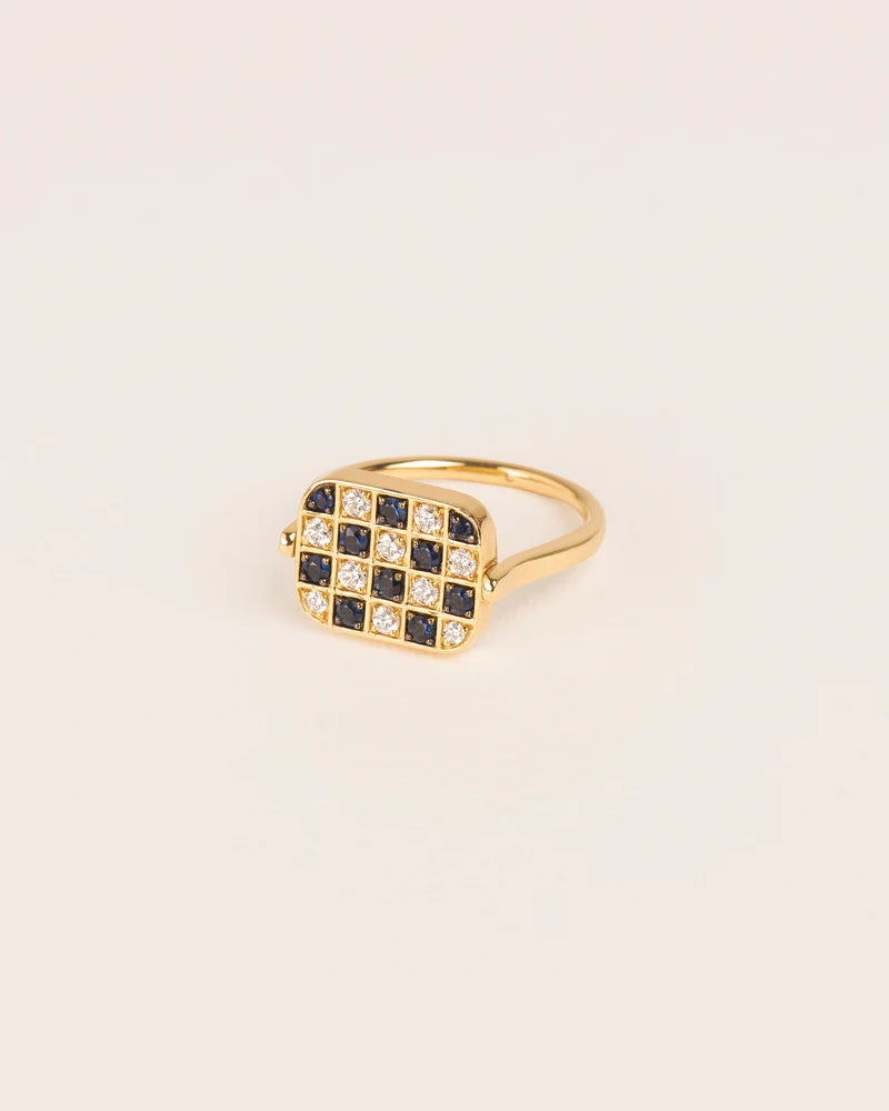 Philidor ring with sapphire and diamond rotating chessboard in 18 ct. gold