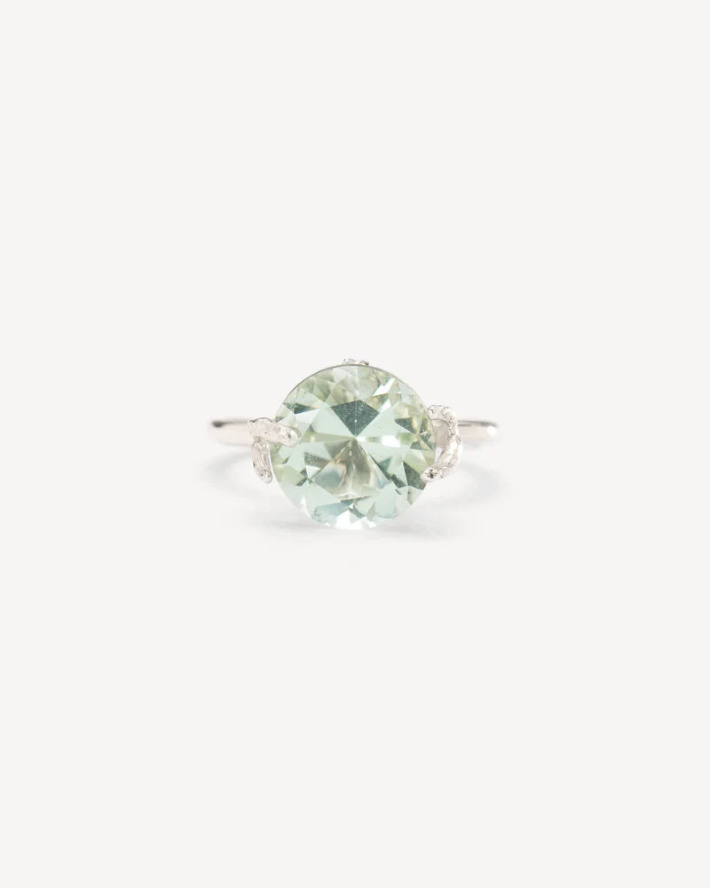 Organic ring with green amethyst