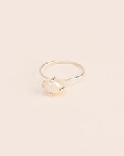 Fine ring with pearl