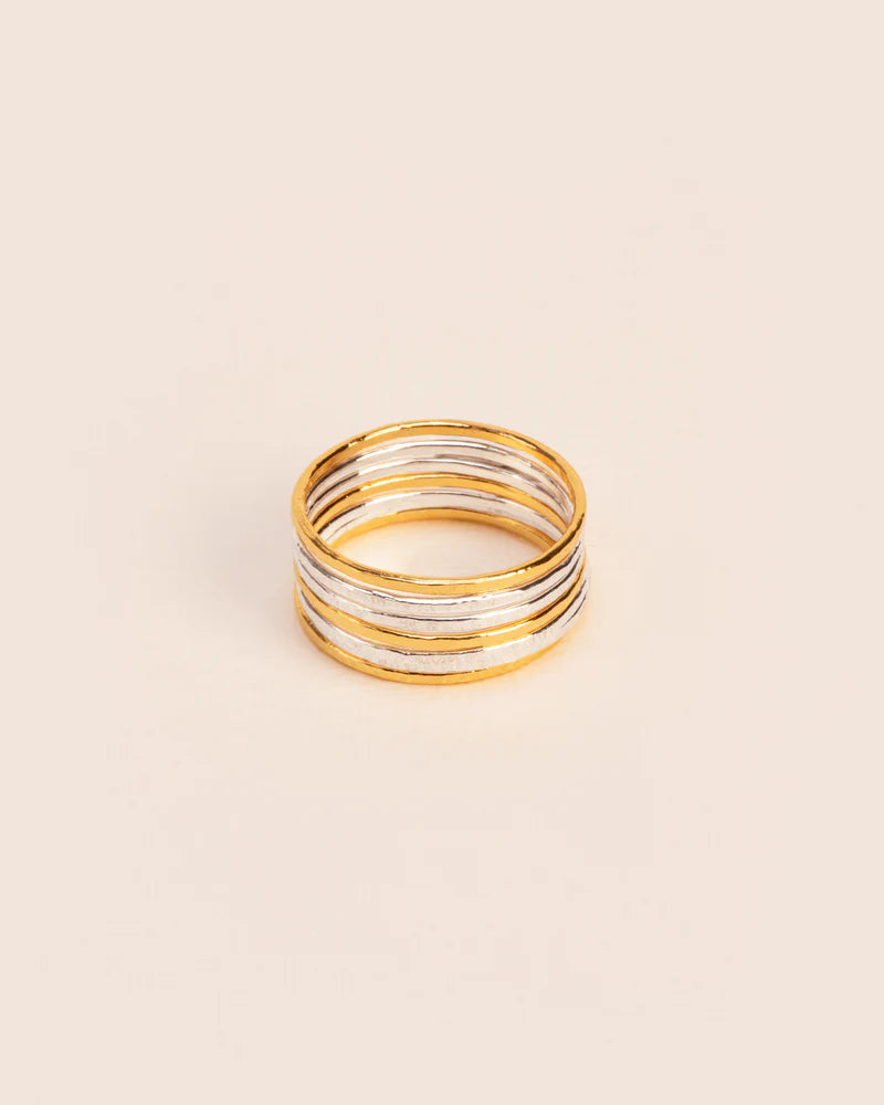 Seven stackable rings