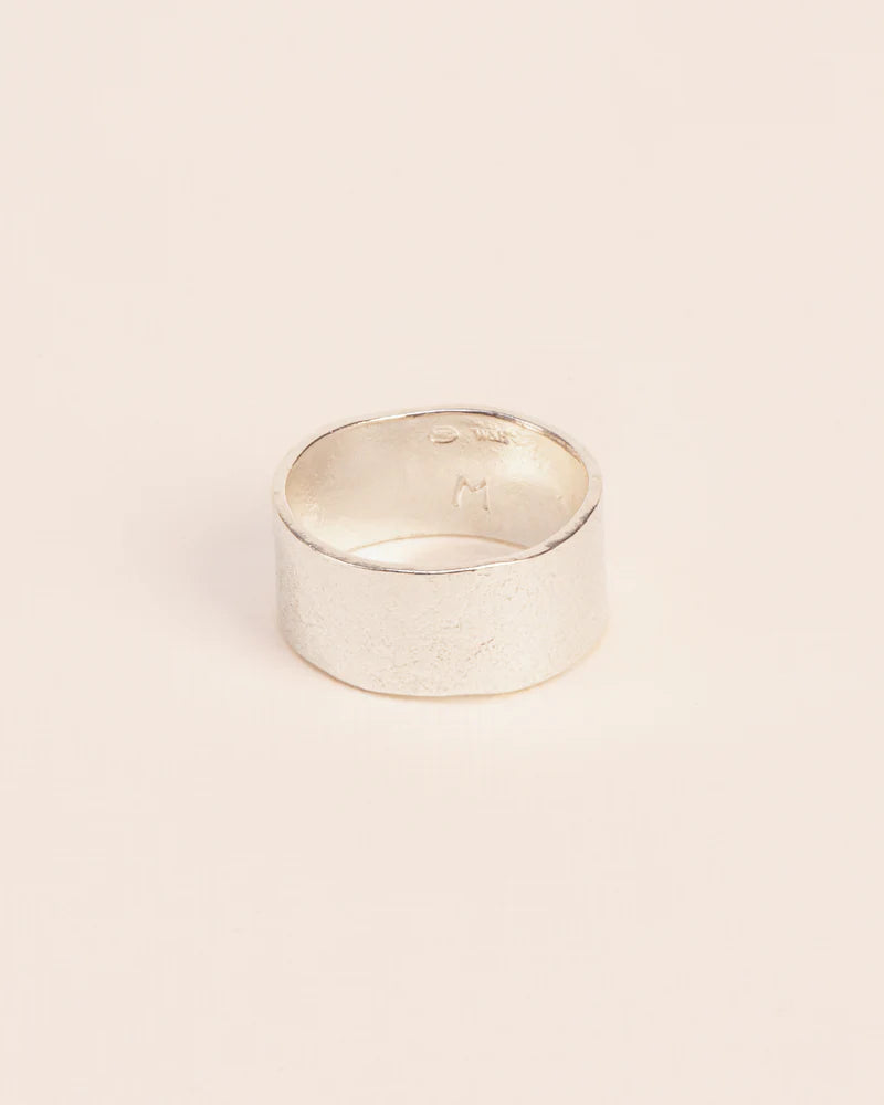 Hammered ring